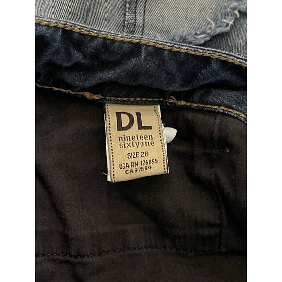 DL1961 Lightly Distressed Denim Cut-Off Mid-Rise Lola Blue Jean Shorts Size 26 - Picture 7 of 8